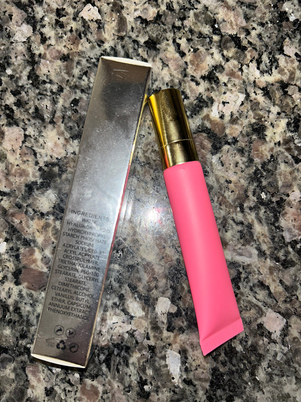 Extreme lip plumper